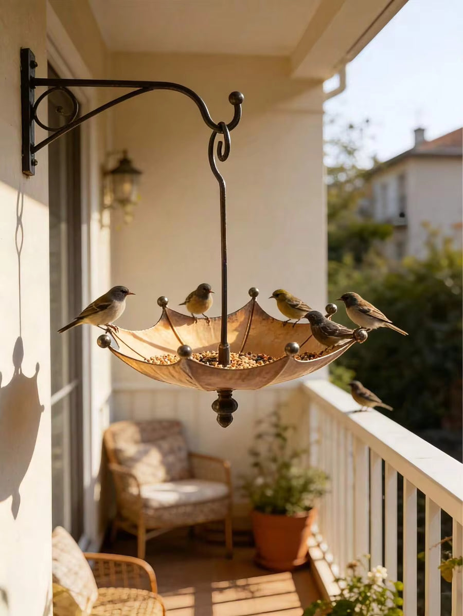 Umbrella-Shaped Bird Feeder Outdoor Hanging Bird Bath And Feeder, Suitable For Garden, Patio And Backyard Gardening And Landscape Decoration, Also Used For Feeding And Attracting Wild Birds, Birthday, Halloween, Thanksgiving And Christmas Decoration